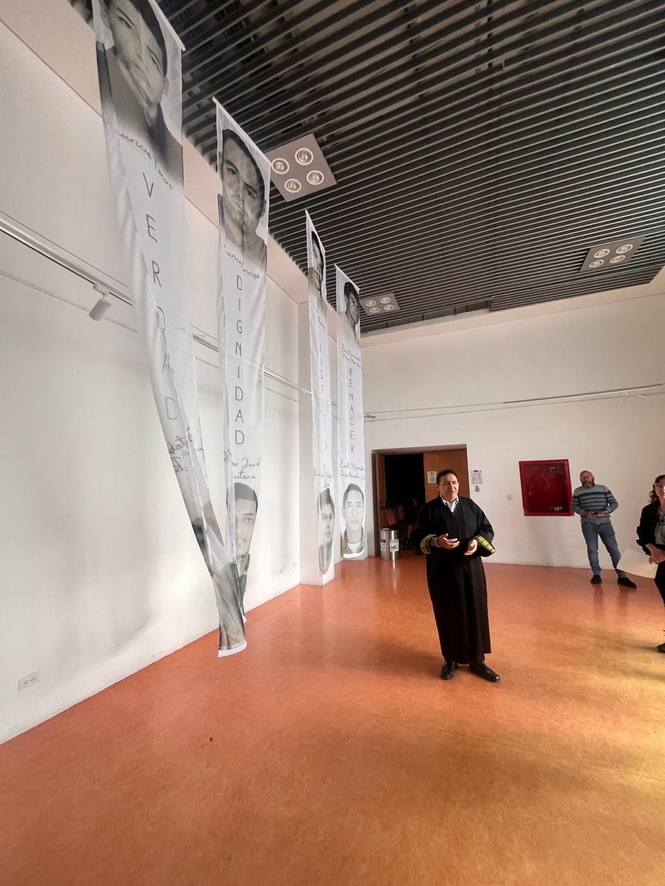 Galeria: MAGISTRADO JEP PRESENTANDO LA EXPOSICIÓN "RENACER POR EL RESPETO A LA VIDA"